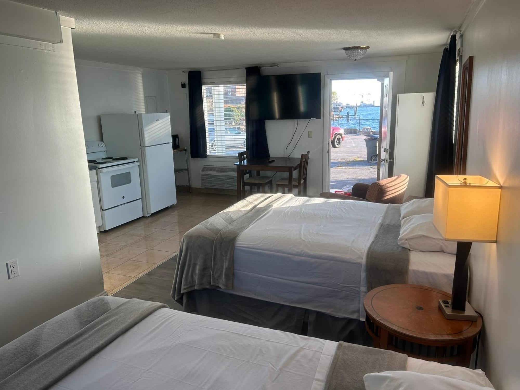 Thames Inn And Marina 格罗顿 外观 照片